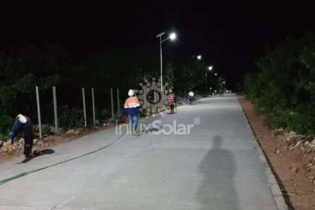 Luces solares para calles de ciudades nuevas en Tanzania